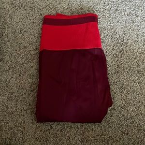 Maroon fabletics leggings